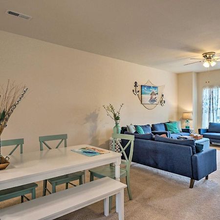 Modern Coastal Condo With Patio 1 Mi To Beaches! Carolina Beach Kültér fotó