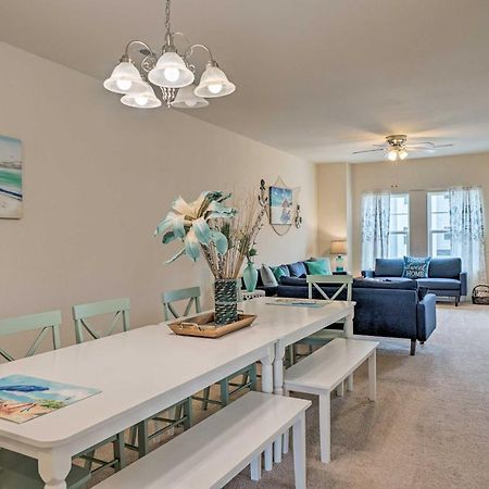 Modern Coastal Condo With Patio 1 Mi To Beaches! Carolina Beach Kültér fotó