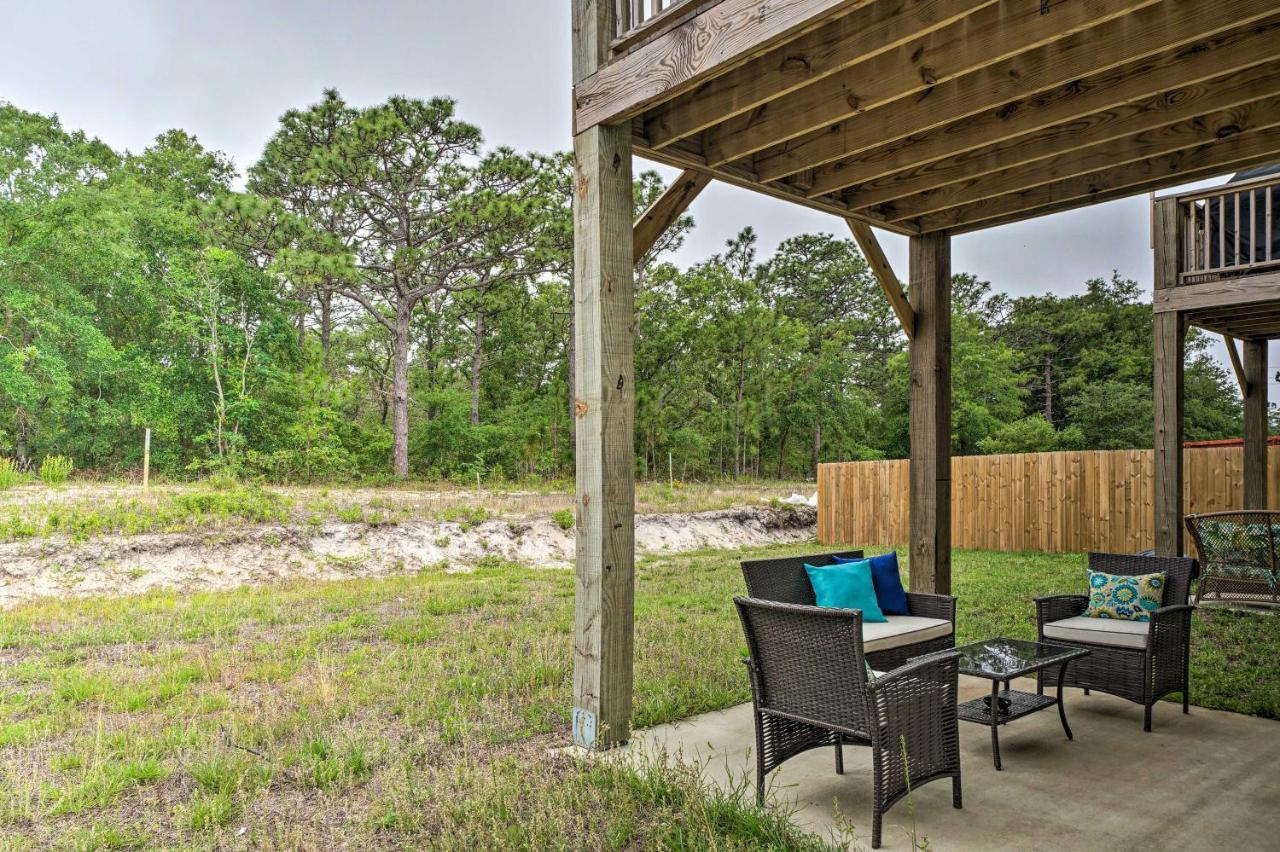 Modern Coastal Condo With Patio 1 Mi To Beaches! Carolina Beach Kültér fotó