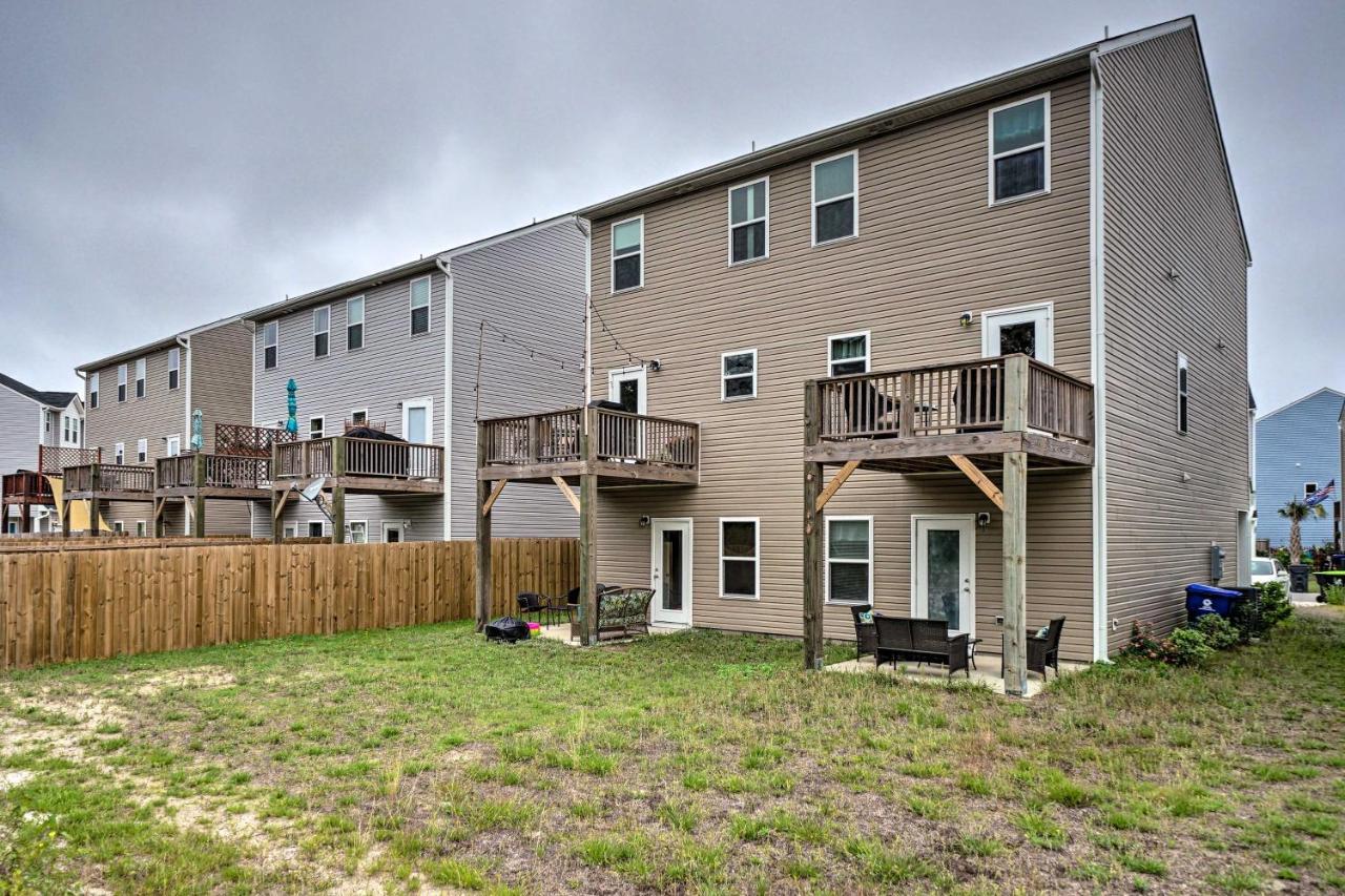 Modern Coastal Condo With Patio 1 Mi To Beaches! Carolina Beach Kültér fotó